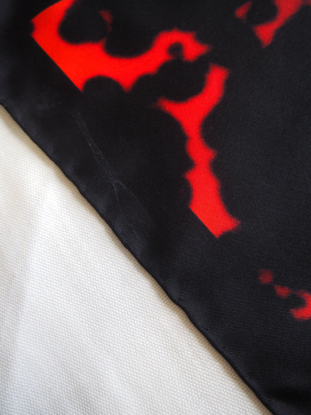 Dries Van Noten 100% silk scarf - Black, red Lava design