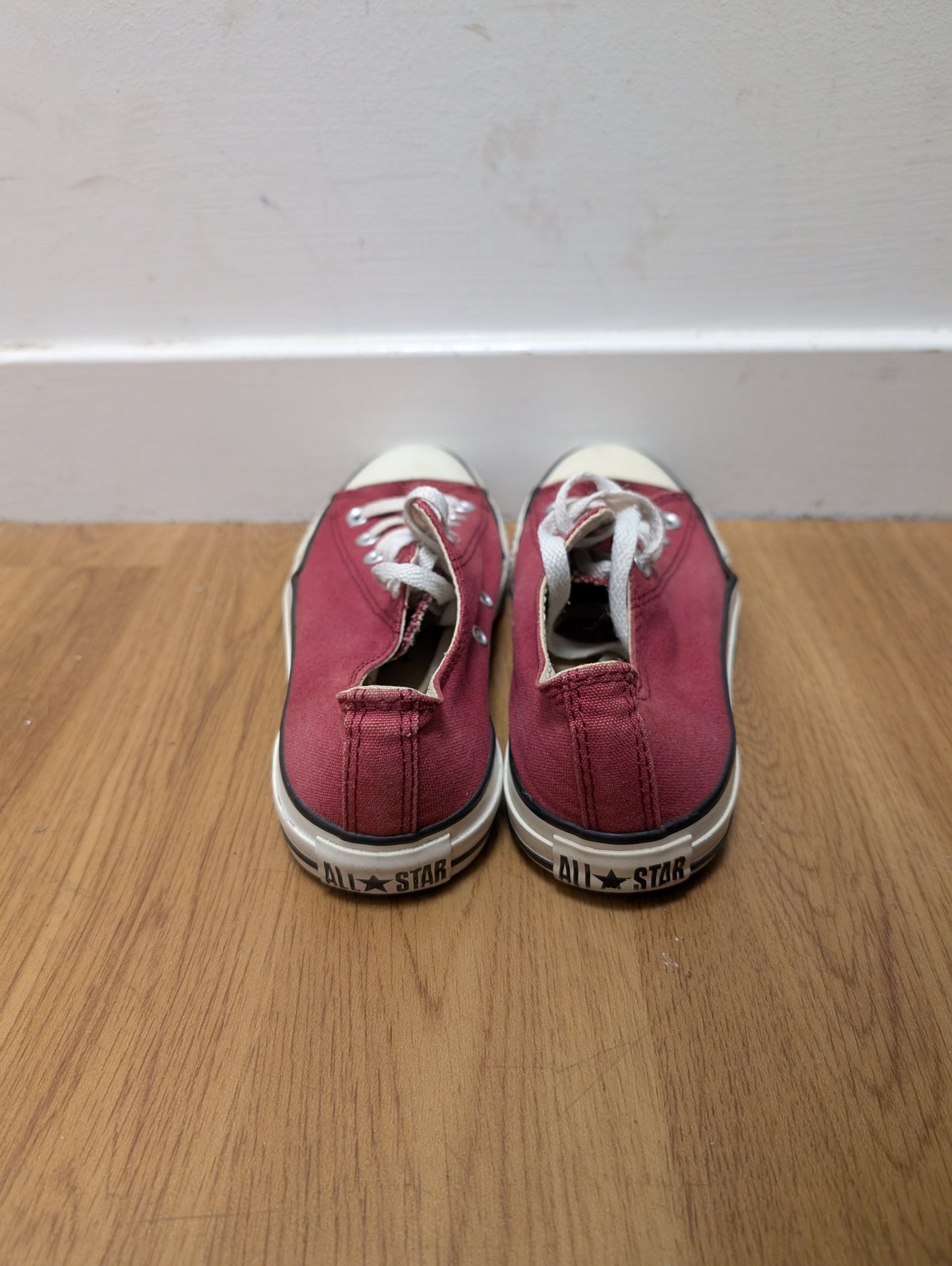 Converse Chuck Taylor All Star Burgundy Low Top Sneakers Size 5