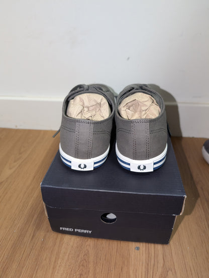BNIB Fred Perry B7259 Kingston Twill I62/Castle Grey Trainers Size 6