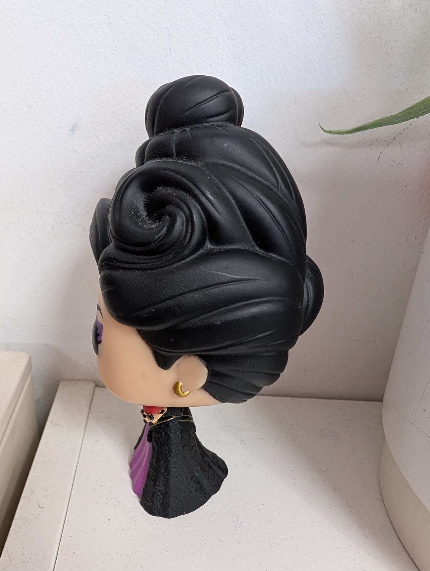 Funko Pop Once Upon a Time Regina with Apple Figure