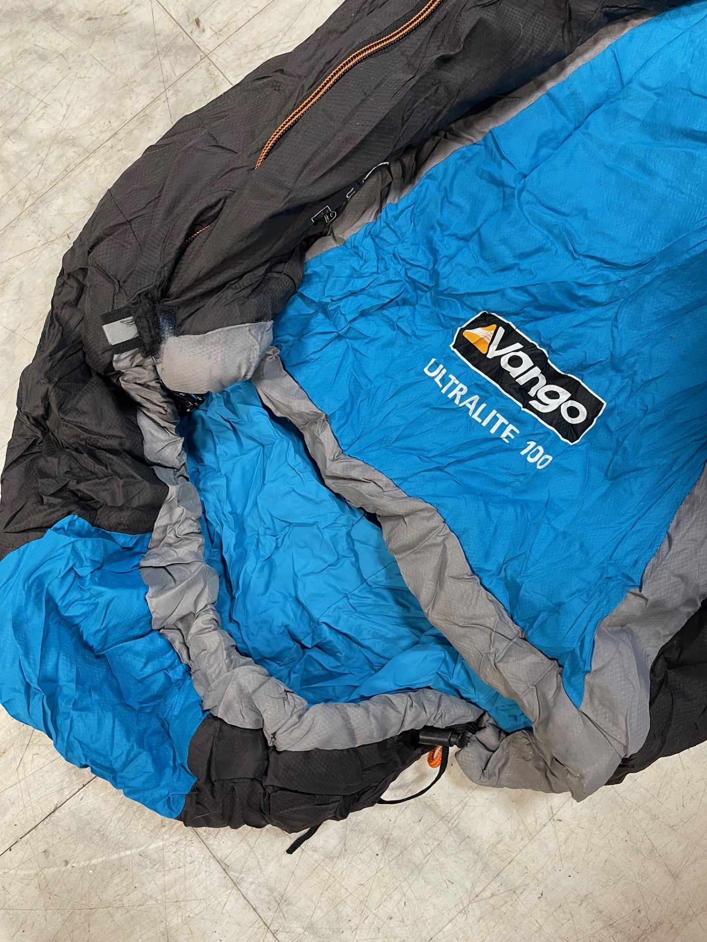 Vango Black and Blue Ultralite 100 Sleeping Bag