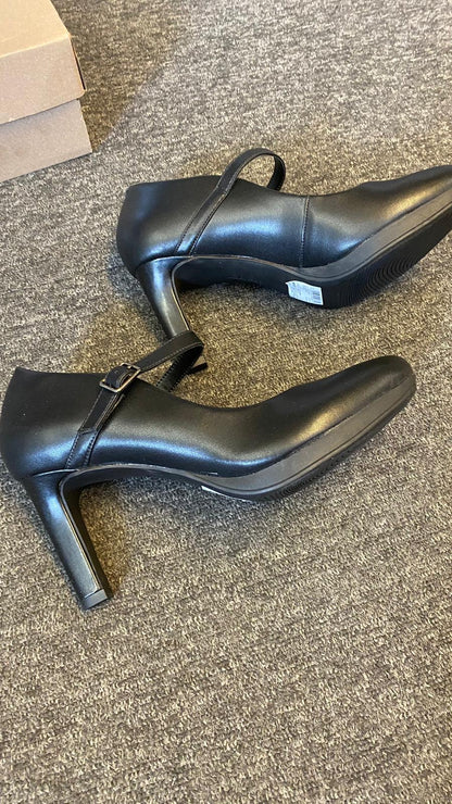 Clark’s Shoe, BNIB, size 7, Black