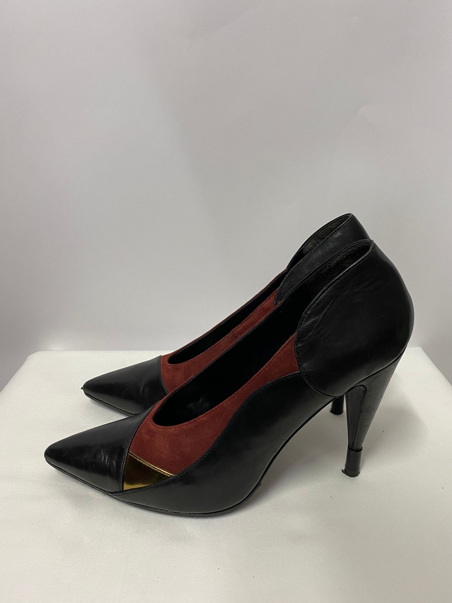 Roland Mouret Suede and Leather pointed Heels 4 1/2