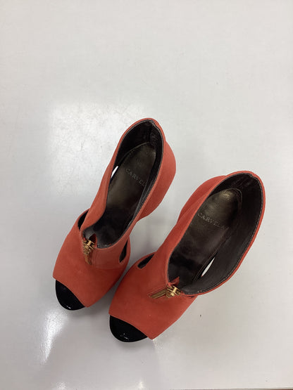 Carvella ladies high fashion size 4 Eur 37 Orange and Gold shoes.