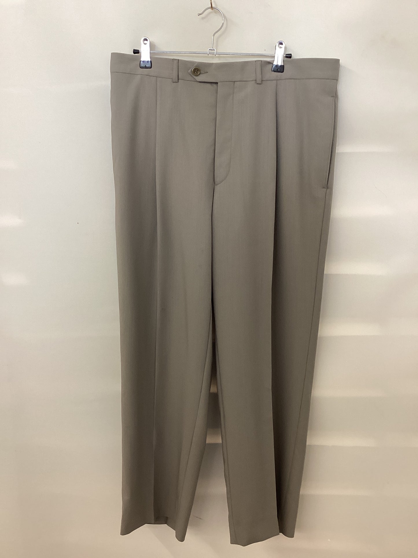 Balmain Paris Suit - Light Mushroom, 100% Fine Wool - Jacket: Size 40 Short, Trouser: 34 Inch Waist, 30 inch inside