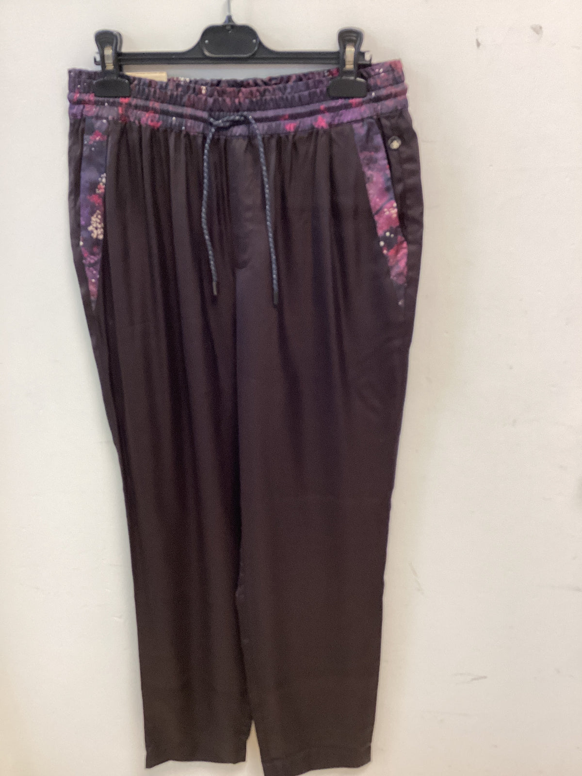 Scotch & Soda BNWT -NINA mid tapered trousers size small/32 Burgandy