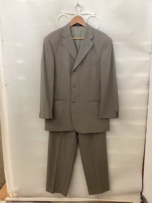 Balmain Paris Suit - Light Mushroom, 100% Fine Wool - Jacket: Size 40 Short, Trouser: 34 Inch Waist, 30 inch inside