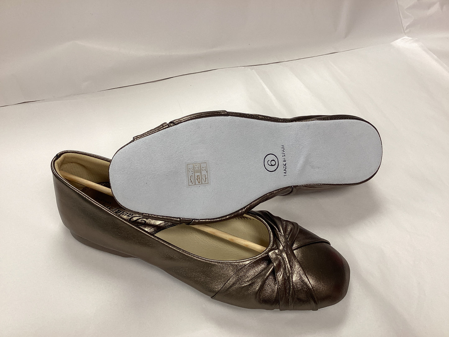 Brand New David Nieper Gold Slippers - UK6 Handmade in Spain
