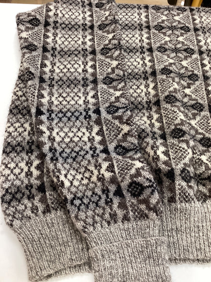 Shetland Islands men’s Pure new Wool hand frame knitted men’s  sweater with label size large