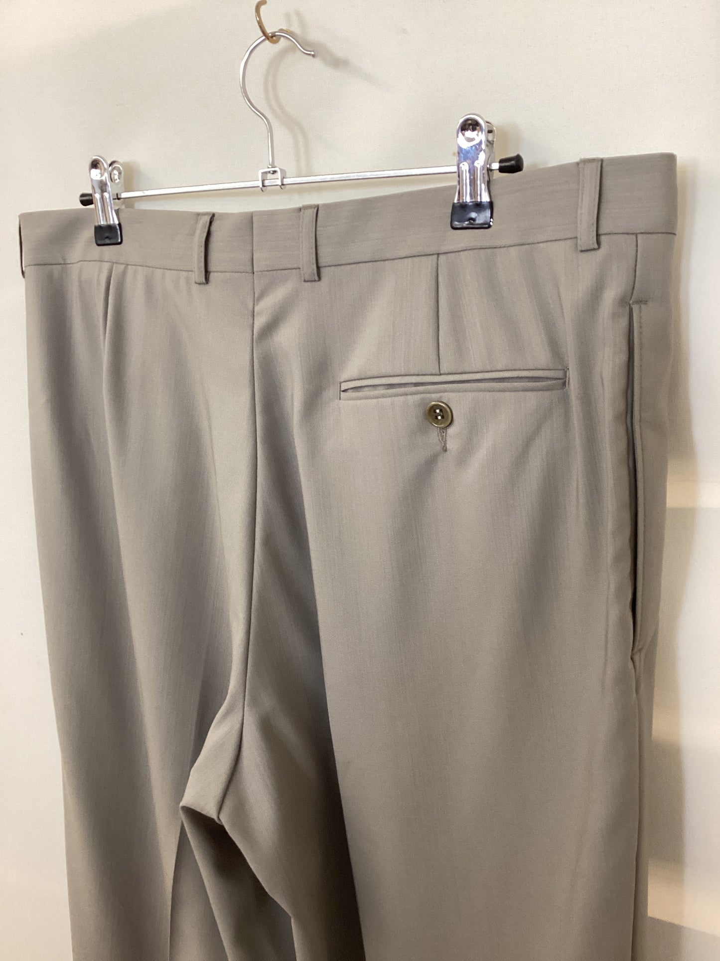 Balmain Paris Suit - Light Mushroom, 100% Fine Wool - Jacket: Size 40 Short, Trouser: 34 Inch Waist, 30 inch inside