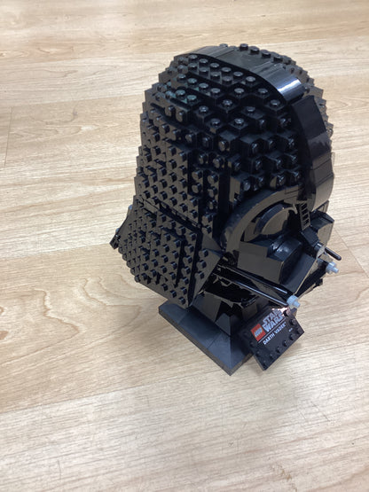LEGO STAR WARS: Darth Vader Helmet (75304) - COMPLETE