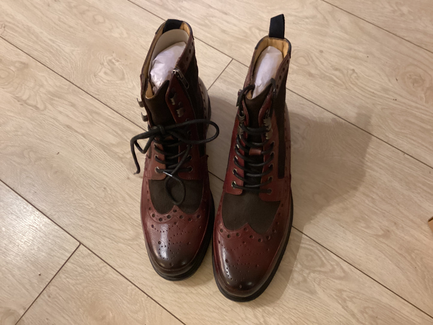 Goodwin Smith Artisan Bennett Bordo Black Scottish Style Brogue Boots size 10 BNIB