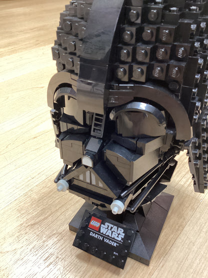 LEGO STAR WARS: Darth Vader Helmet (75304) - COMPLETE