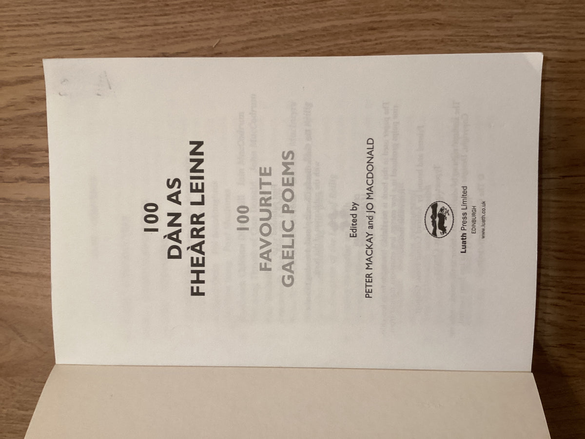 100 Favourite Gaelic Poems Large Print Edition as new