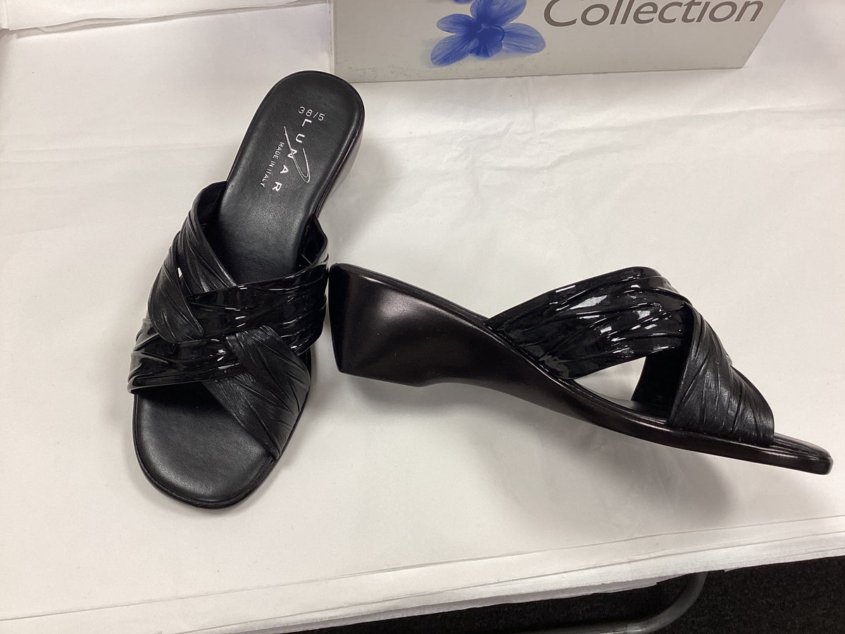 Ladies Lunar collection Black mules size 5 New