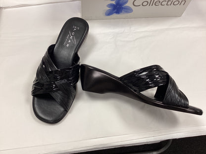 Ladies Lunar collection Black mules size 5 New