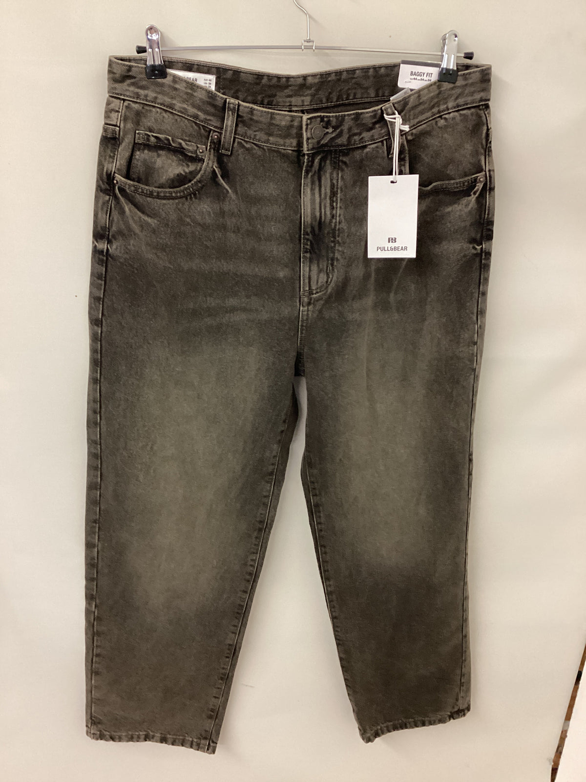 Pull & Bear men’s Baggy Fit Jeans BNWT faded Brown Waist 34 “ 29” inside leg