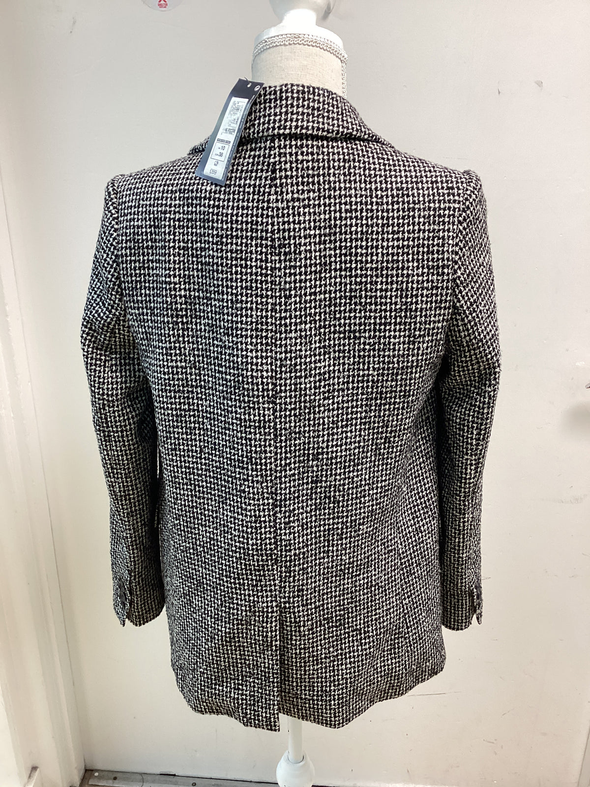 BNWT ladies M&S Black &White tweed Jacket 22% Cotton size 10