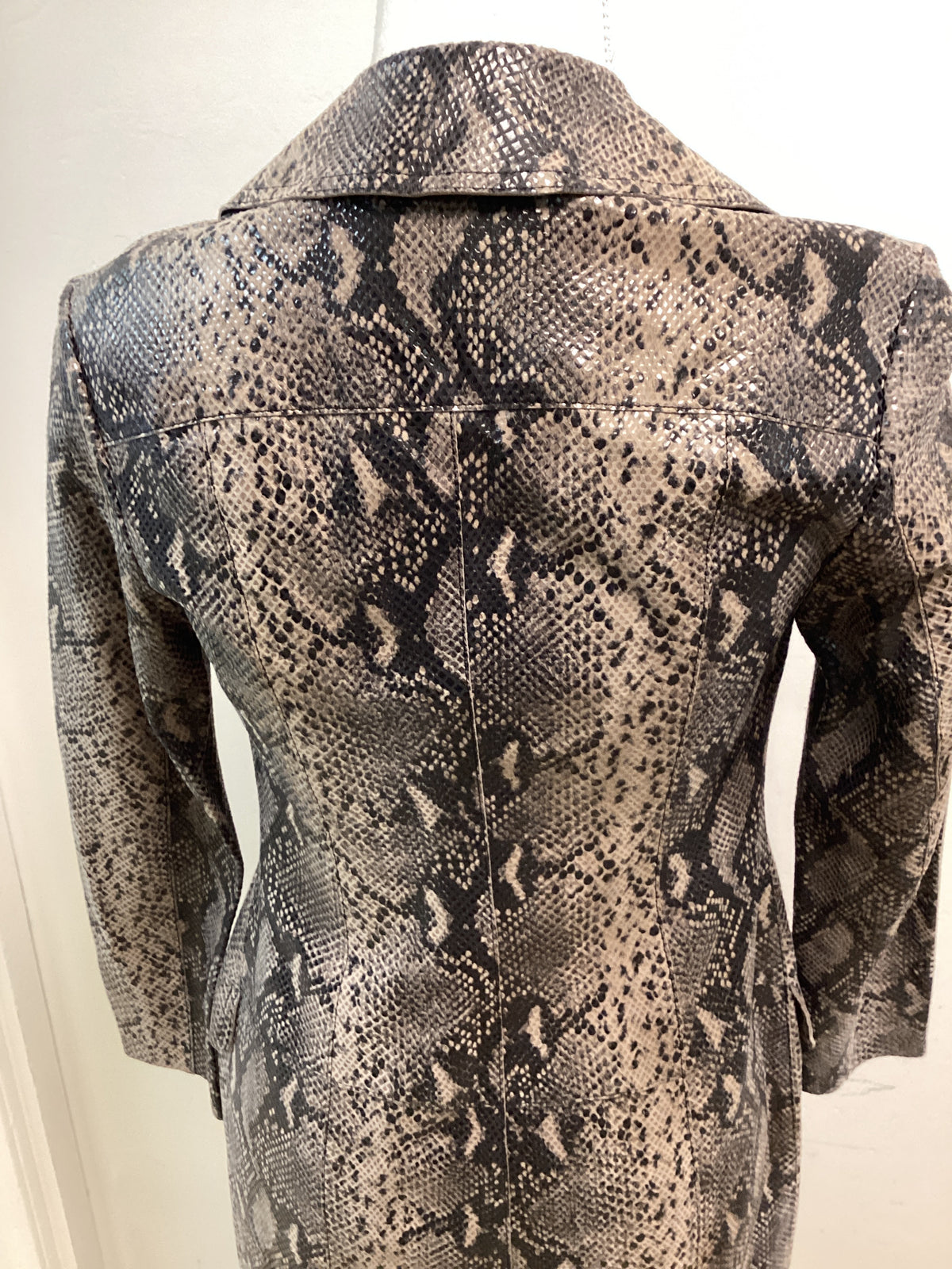 BNWT ALLSAINTS  OBA MAC Snake Grey size 6 UK 100% Lamb Leather