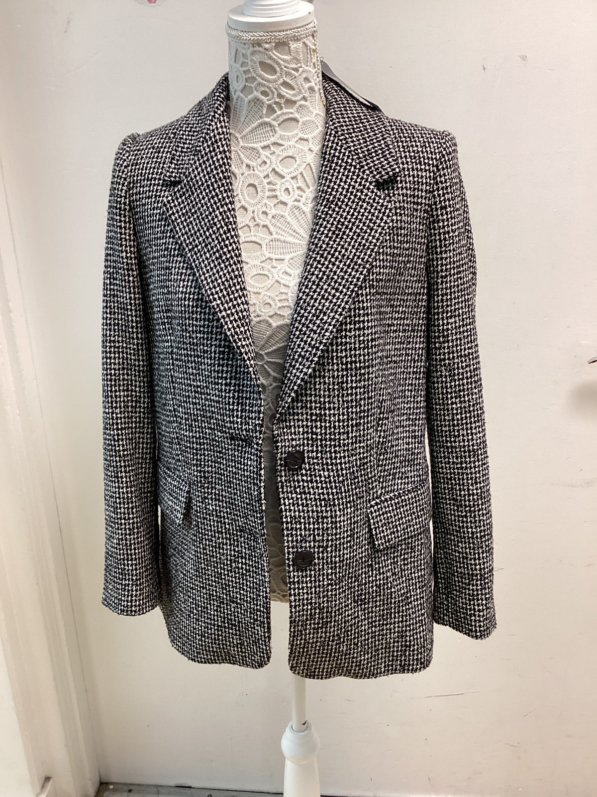 BNWT ladies M&S Black &White tweed Jacket 22% Cotton size 10