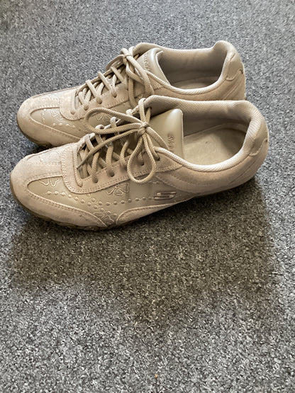 Skechers Beige shoes size 7