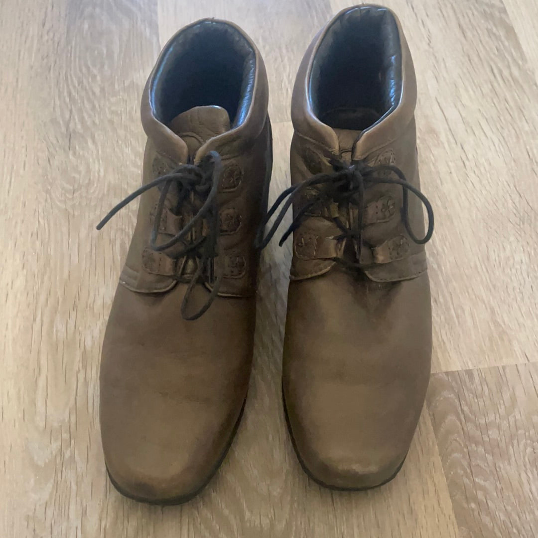 Pavers Brown Leather Ankle Boots Size 7 Shop for Shelter