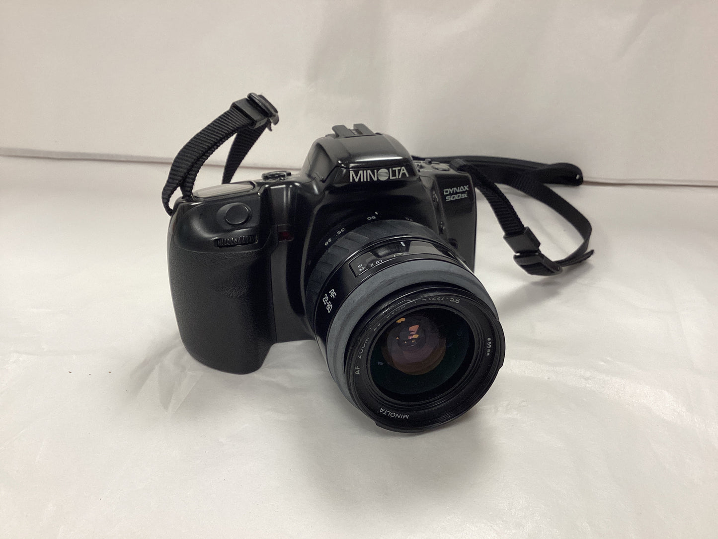 Minolta Dynax 500si Film Camera with neck strap