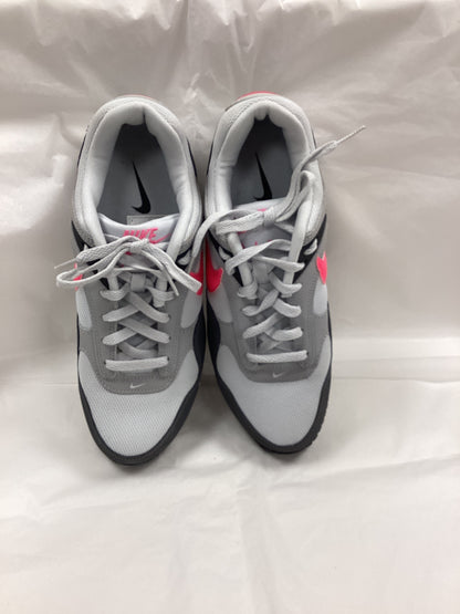 Men’s Nike Air Trainers size 7 1/2 UK two tone Grey with pink flash