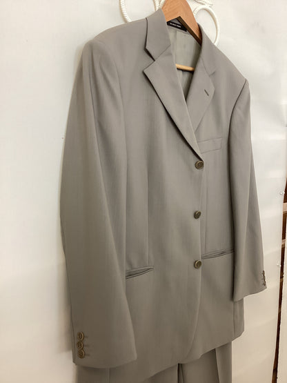 Balmain Paris Suit - Light Mushroom, 100% Fine Wool - Jacket: Size 40 Short, Trouser: 34 Inch Waist, 30 inch inside