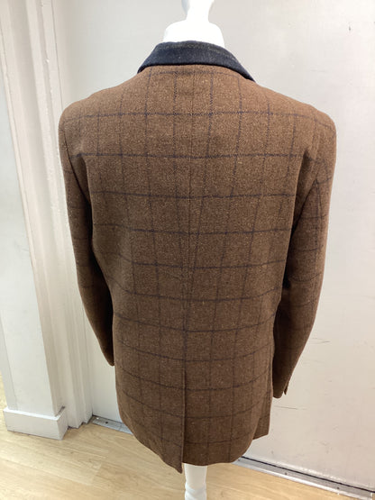 Cavani 88 men’s Sports Tweed Jacket Tan with navy blue check detail and navy blue checked collar size 46