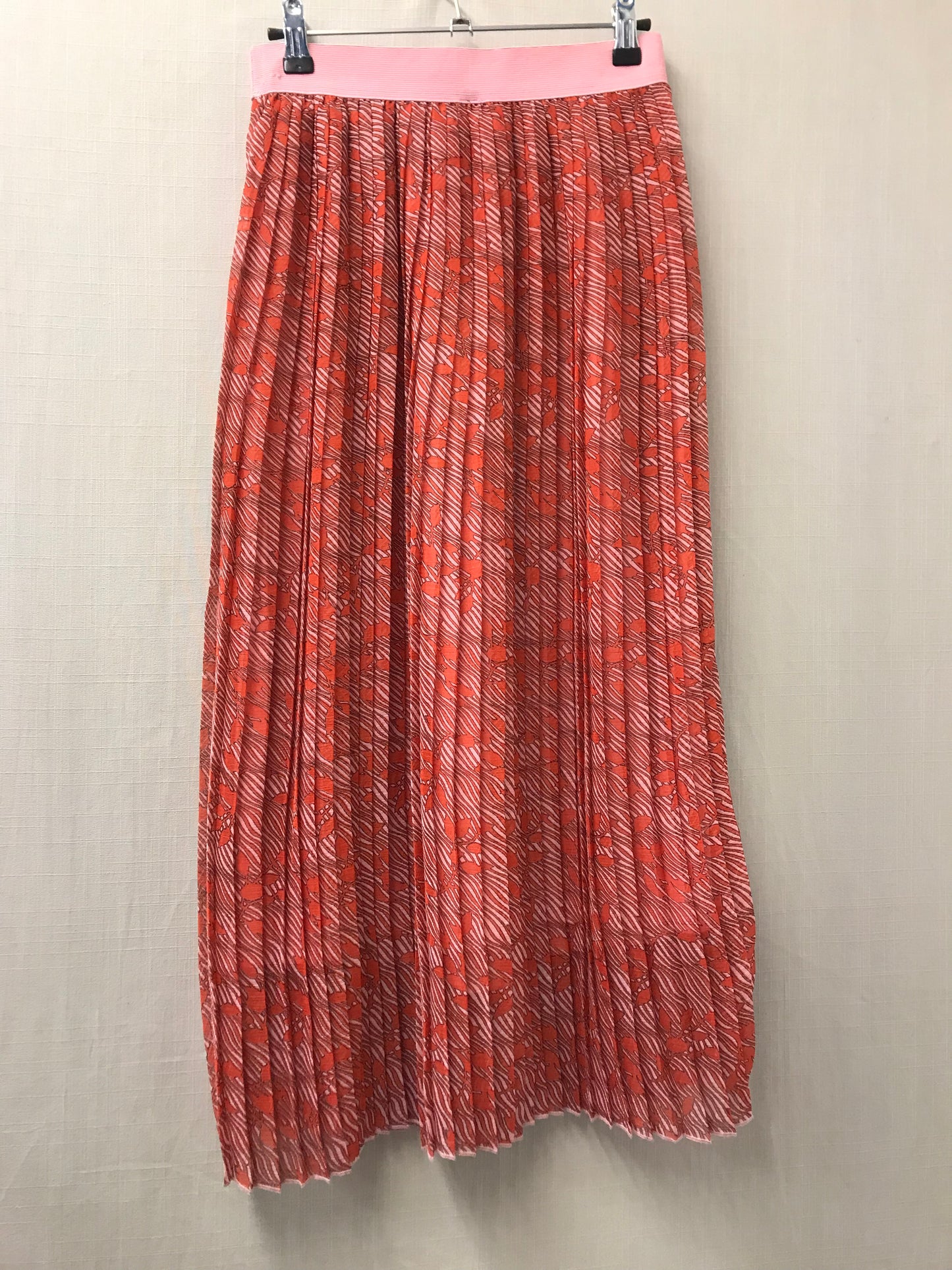 YAS Pink Multicolour Pleated Skirt Size 8 BNWT