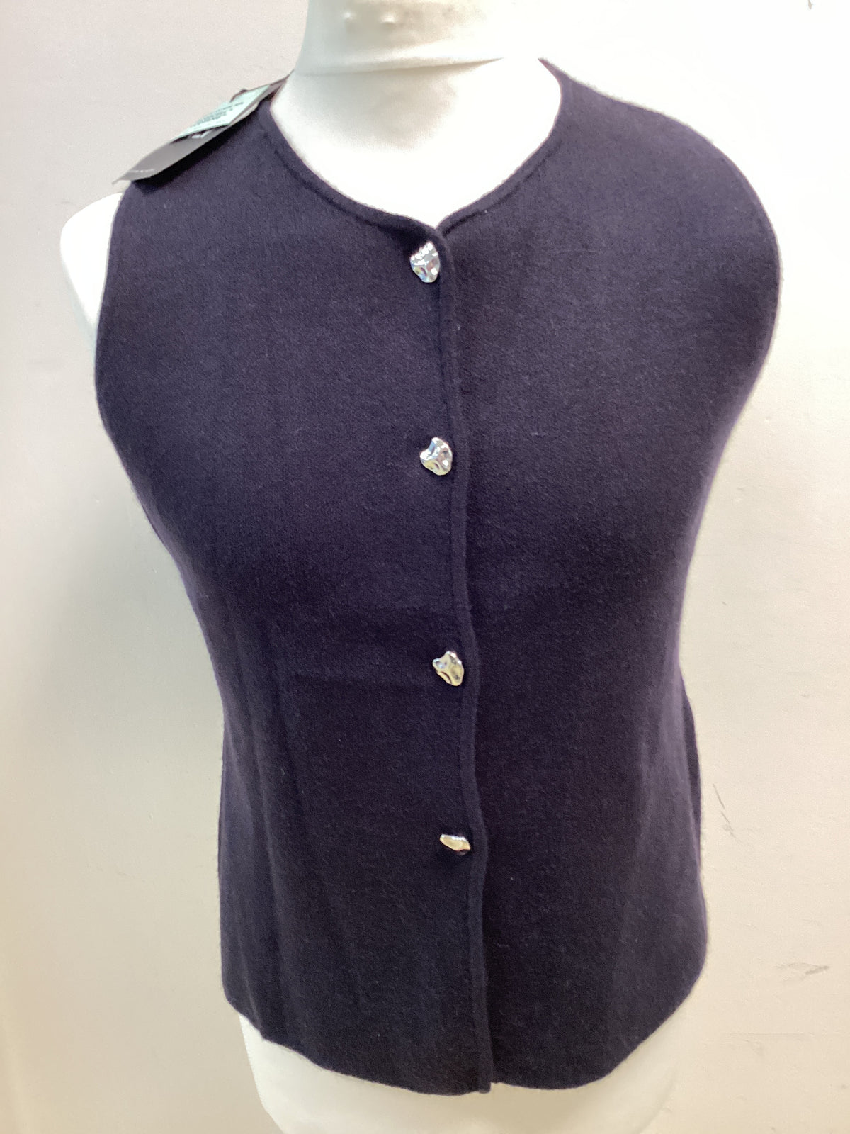 Ladies BNWT  ‘ONLY’ Black with silver Trim knitted waistcoat “Tangcell” fabric size 16