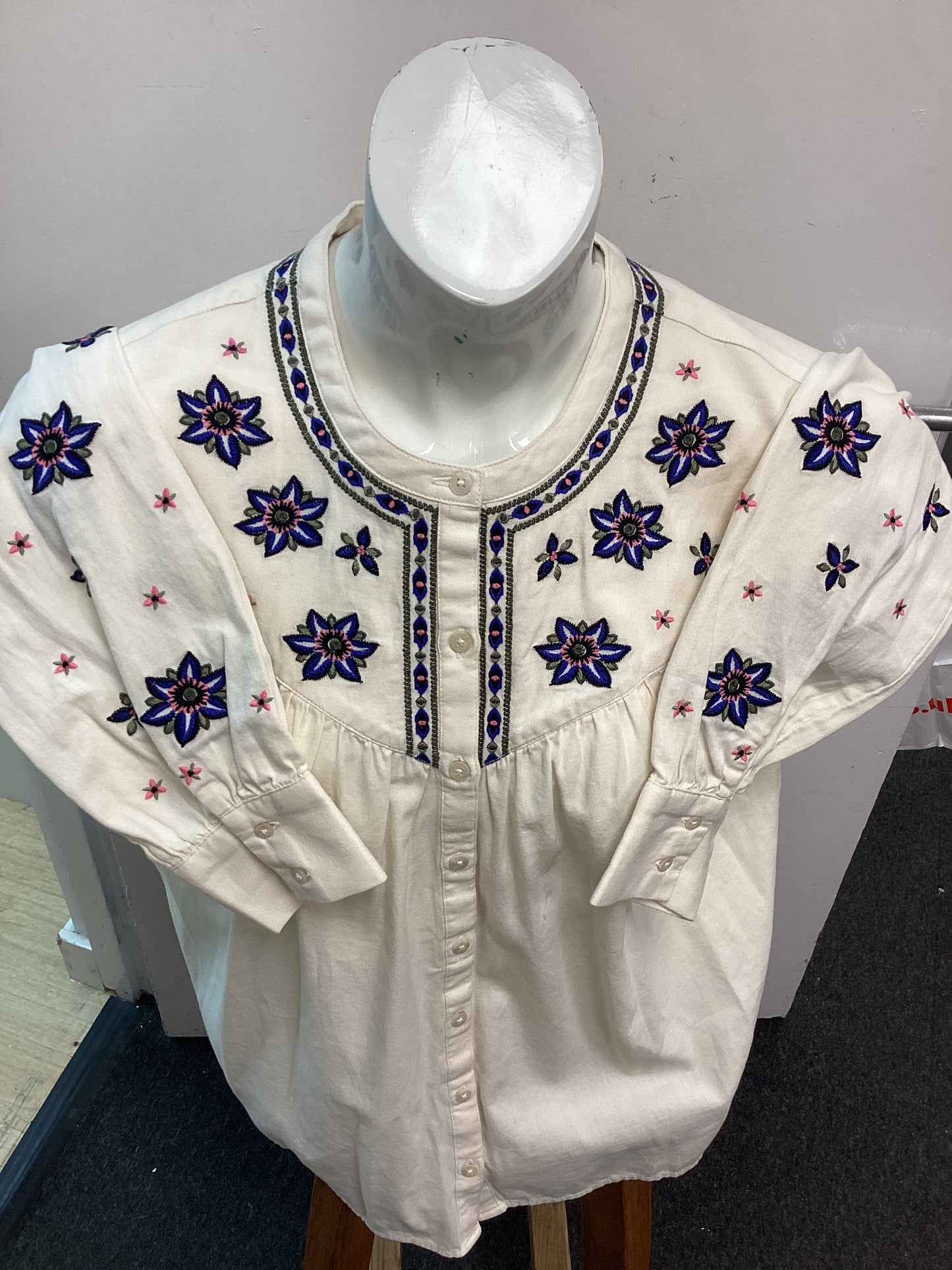 BNWT Per Una from M&S Women’s 100% Cotton Shirt - Cream with blue and pink flowers, Size UK10