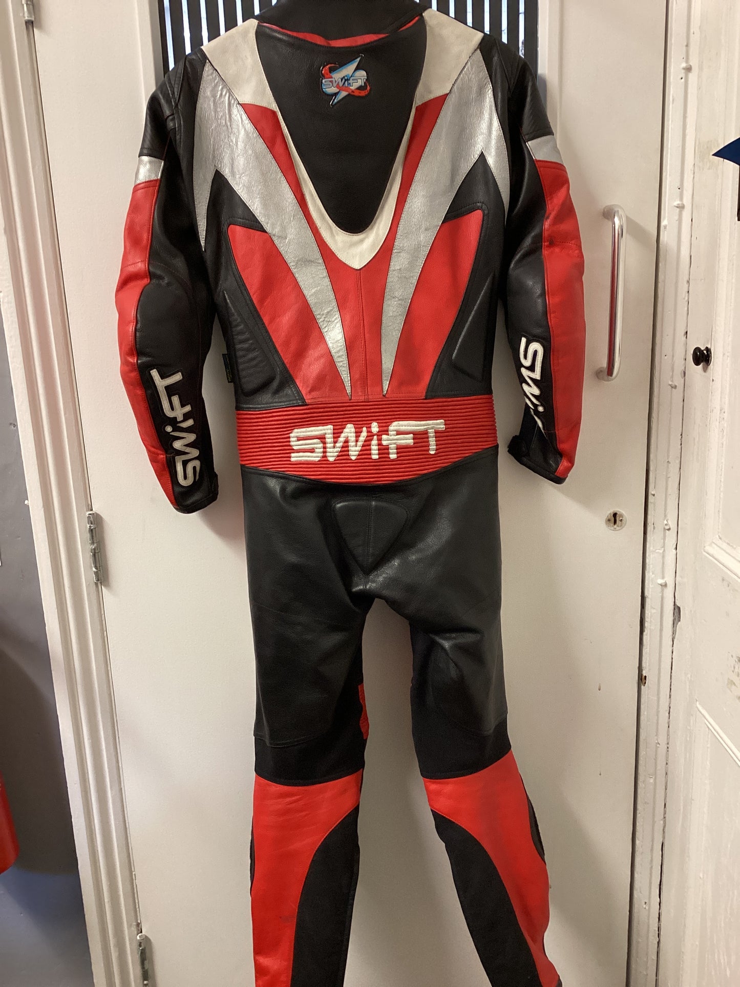 Vintage Men’s Swift Leather Motorcycle One Piece Suit Black and Red Size 38”