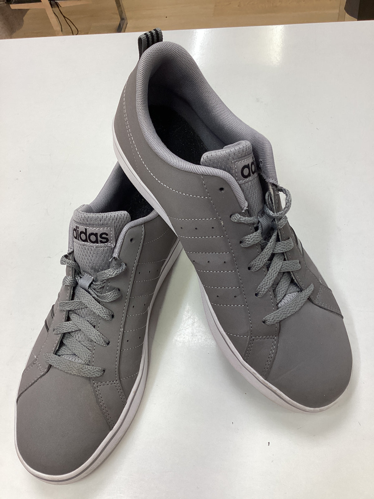 Adidas New VS Pace Mens trainers Grey with black trim size 8 1/2