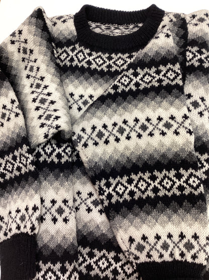 Vintage Nordic style Fair Isle geometric & snowflake design Black/white/grey 100%wool