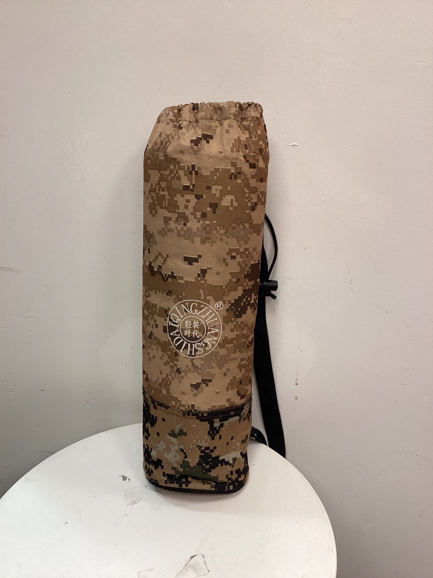 Zhuangshidaiqing Tripod and Bag