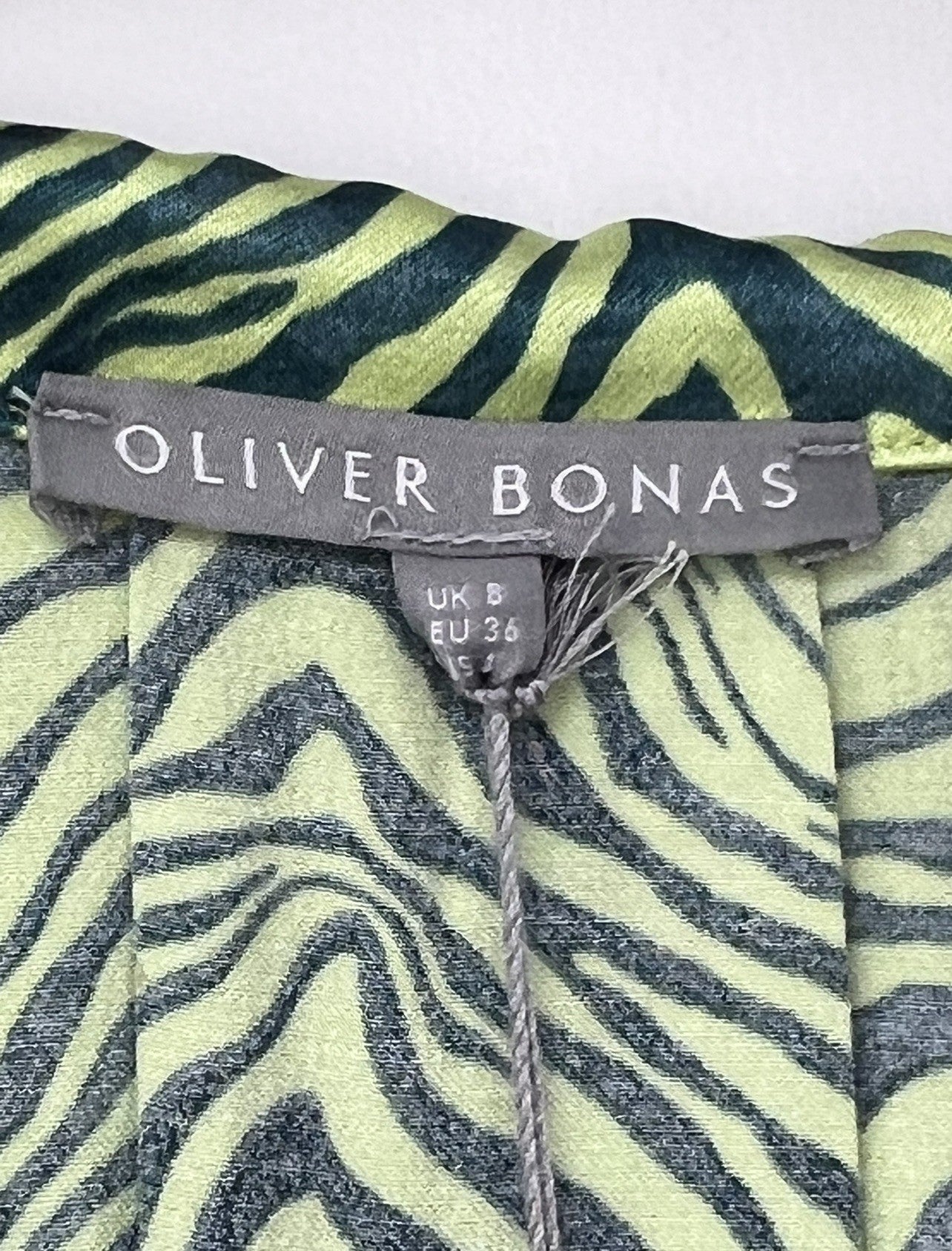 Oliver Bonas Green Animal Print Blouse Size 8 BNWT