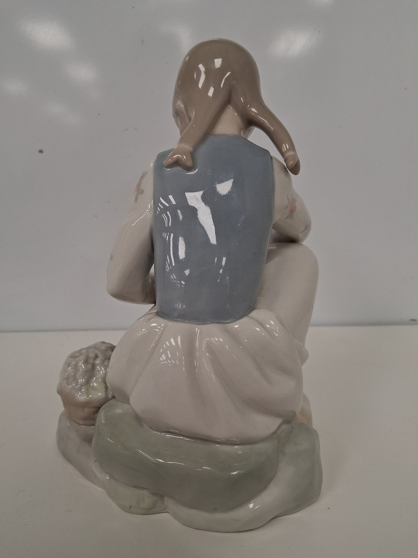 Nao Lladro My Aching Feet Rare Retired 1987 Figurine