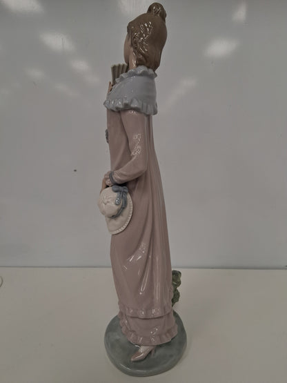 Nao Lladro Lady With Fan Rare Retired 1980 Figurine