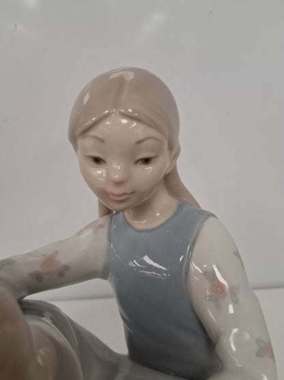 Nao Lladro My Aching Feet Rare Retired 1987 Figurine