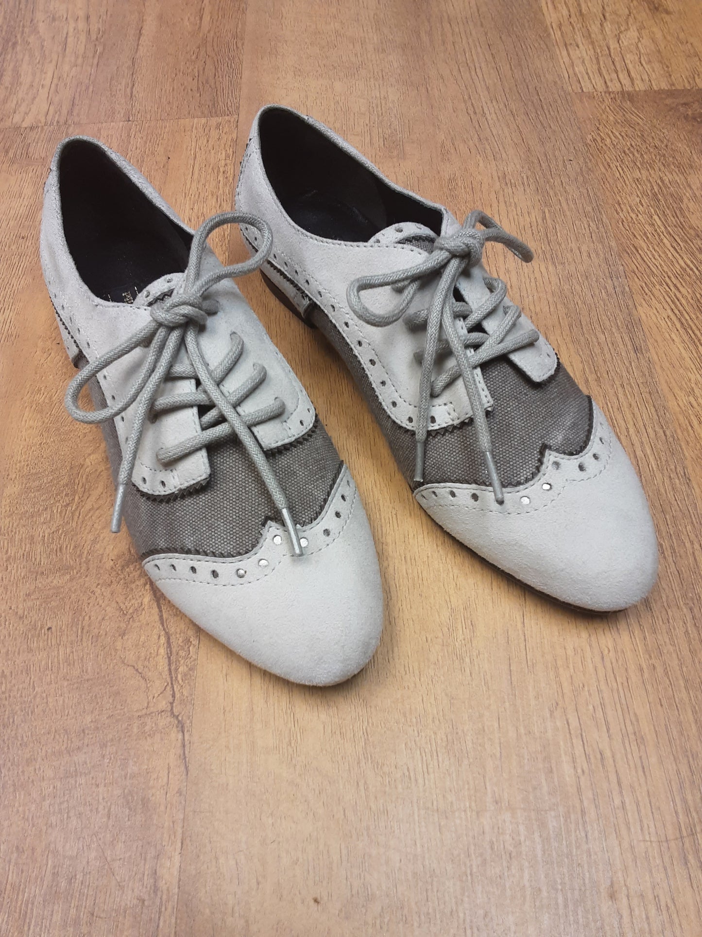 Pierre Balmain 2 Toned Grey Leather Lace-Up Flat Shoes Size 3.5