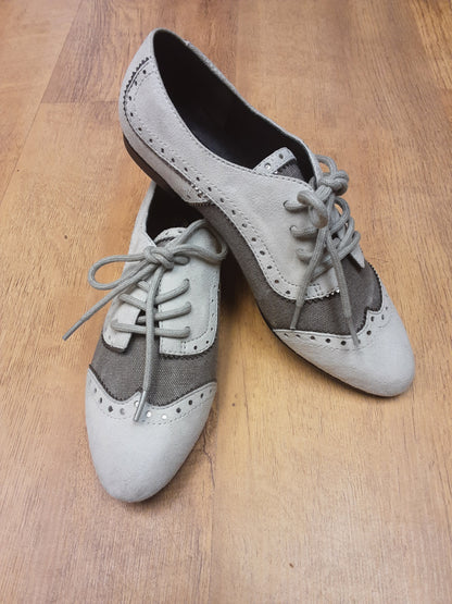 Pierre Balmain 2 Toned Grey Leather Lace-Up Flat Shoes Size 3.5